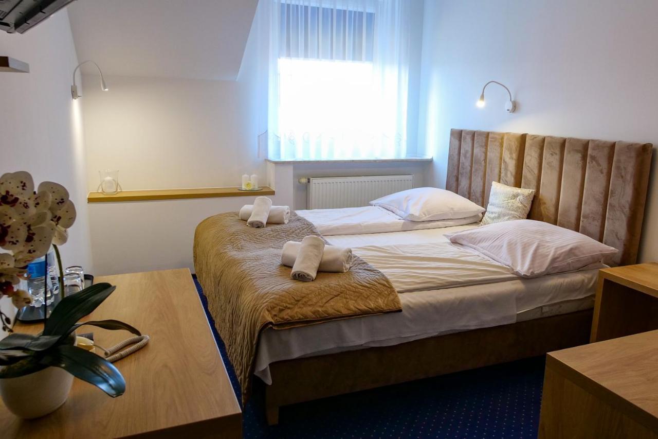 Hotel Duet Chełm エクステリア 写真