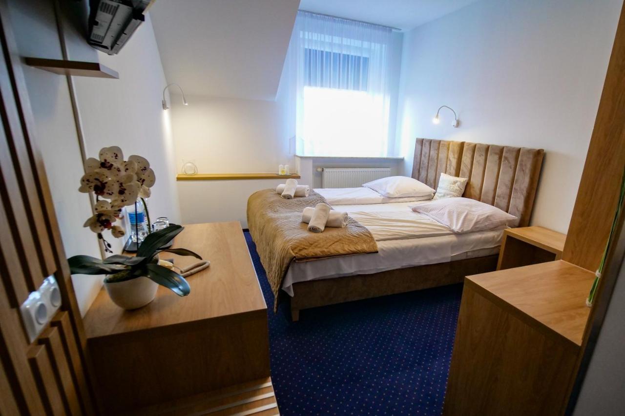 Hotel Duet Chełm エクステリア 写真