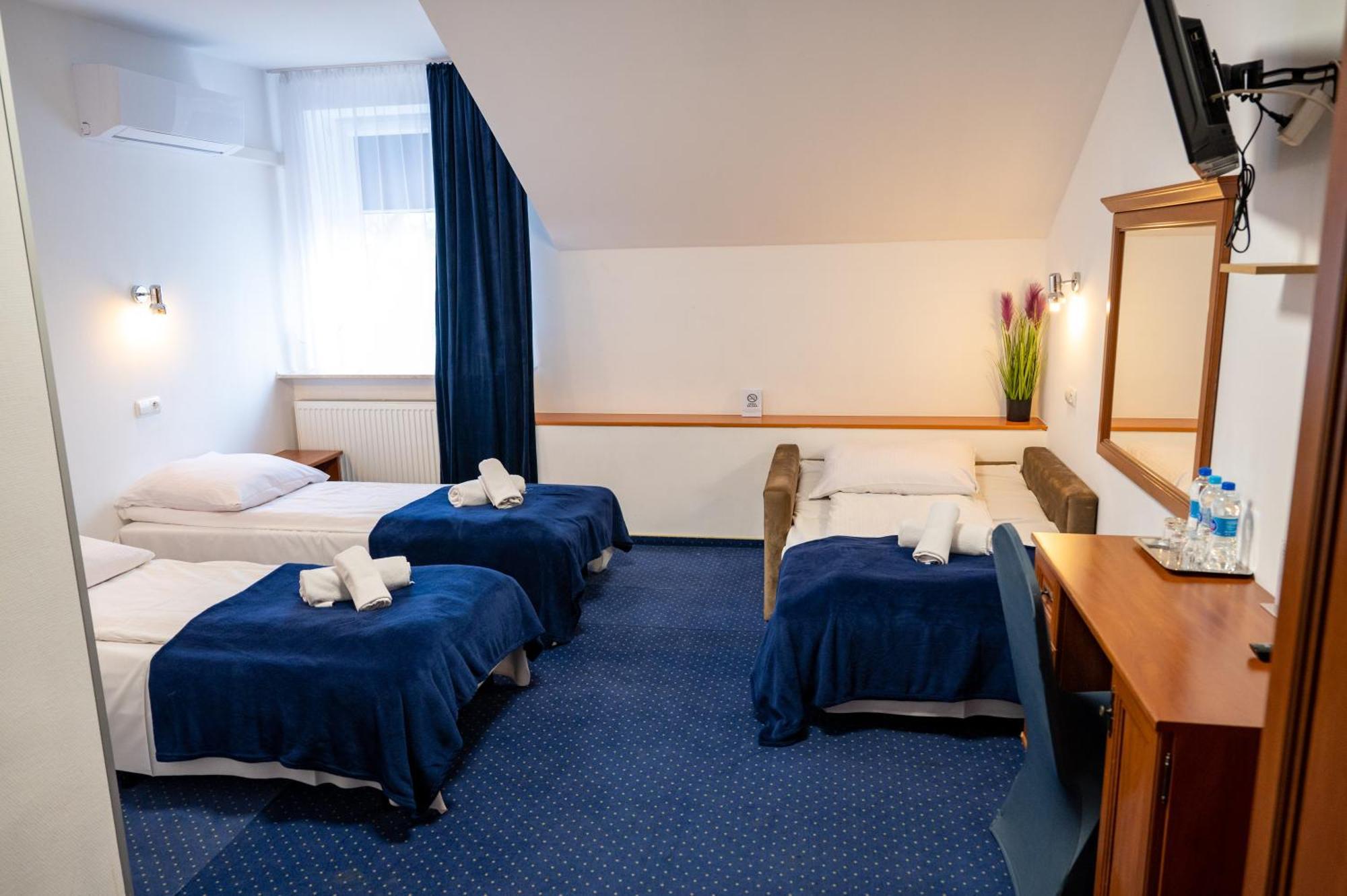 Hotel Duet Chełm エクステリア 写真