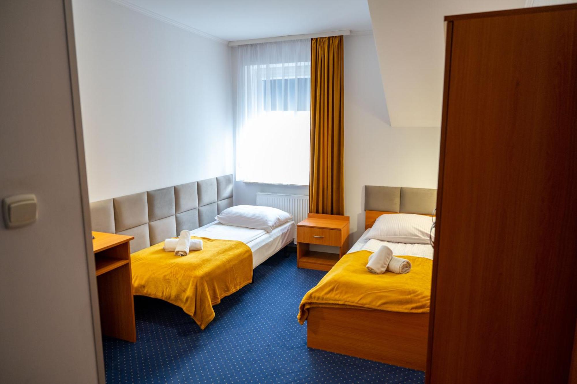 Hotel Duet Chełm エクステリア 写真