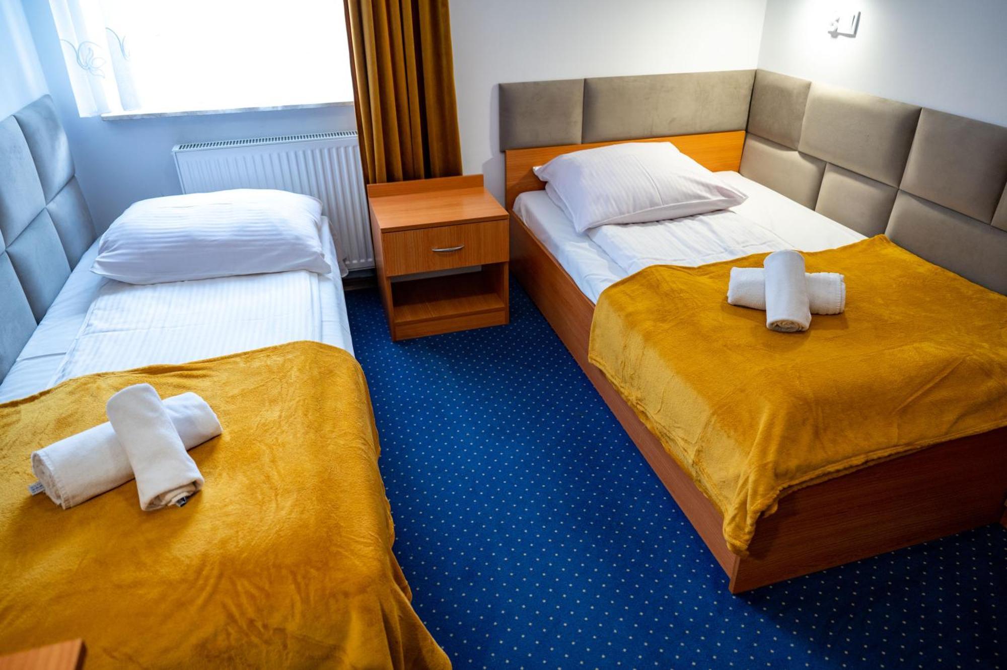 Hotel Duet Chełm エクステリア 写真