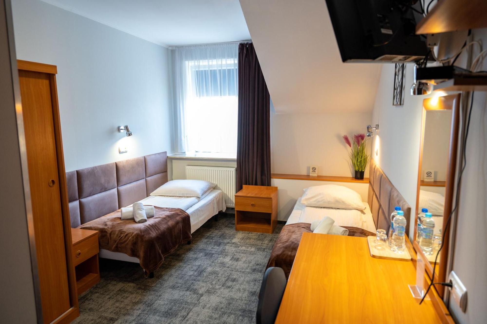 Hotel Duet Chełm エクステリア 写真